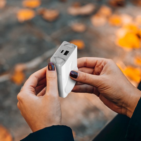 Denver Powerbank mit kabellosen Kopfhörern - 2-in-1 - 5.000 mAh - Bluetooth-Kopfhörer kabellos - Geeignet u.a. für iPhone und Samsung - PWE5001W