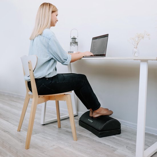 CozySense® Fußstütze Schreibtisch - Ergonomischer Fußhocker - Geeignet für Zuhause oder im Büro - Fußkissen - 2 verstellbare Höhen - Anti-Rutsch - Bezug mit Massagefunktion - Waschbar - Schwarz