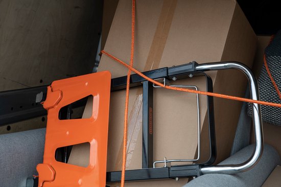 BLACK+DECKER Zurrgurt mit Oproller 20 Meter - Inkl. Zurrgurt Oproller - Zurrgurt - Transportseil - Elastisches Seil - mit reflektierenden Teilen - Transportmanagement - Nylon/ Kunststoff - Orange/Schwarz