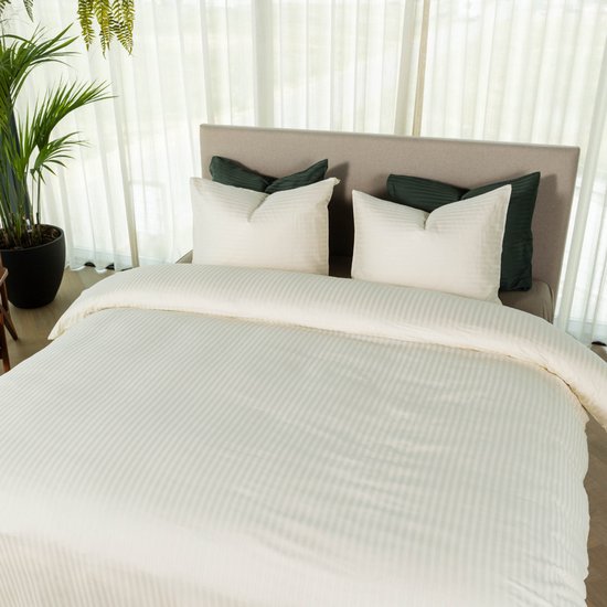 Kayori Elin Bettbezug aus Baumwollsatin – 140 x 200–220 cm + 1 Kissenbezug – Einzelbett – Offwhite