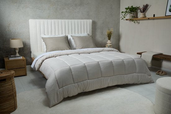 SleepMed Comfort Bettdecke gestreift - 200 x 200 cm - Creme