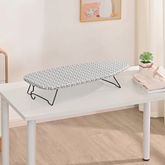 STAUS&BACH Ironiq – Kleines Tischbügelbrett (100 % Baumwolle) mit Aufhängehaken – Maße 76,5 x 30,5 cm – Mini-Bügelbrett – Für unterwegs – Grau