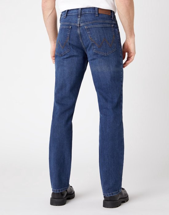 Wrangler STRAIGHT DARK STONE Männer JEANS Größe 36 X 30