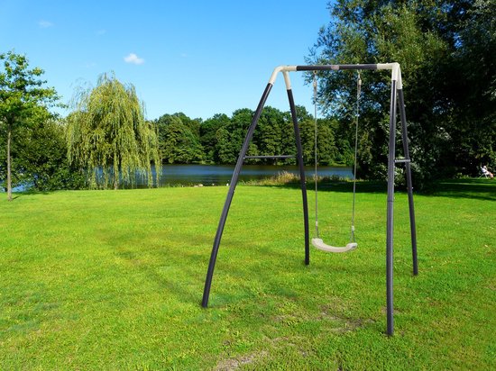 AXI Einzelschaukel aus Metall in Anthrazit/Creme - Freistehende Schaukel mit Kunststoff-Schaukelsitz - Schaukelset für Kinder
