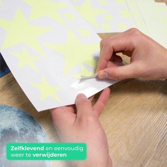 Nuvance - Glow in the Dark Sterne und Mond - 442 Stück - Wandaufkleber Kinderzimmer