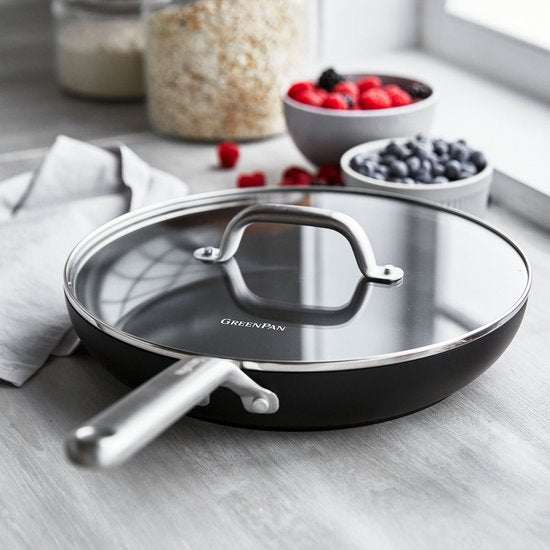 Greenpan Omega Keramik-Induktionspfanne mit Deckel, 30 cm – PFAS-frei – Induktionspfanne – Induktions-Bratpfanne – Spülmaschinenfest – Ofenfest bis 200 °C - Kratzfest – Stapelbar – Aluminium – Schwarz