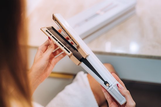 Sansbeauté® Sanstraight Glätteisen - 2-in-1 Airstraight - Haartrockner & Glätteisen - 80℃ bis 140℃ - Weiß