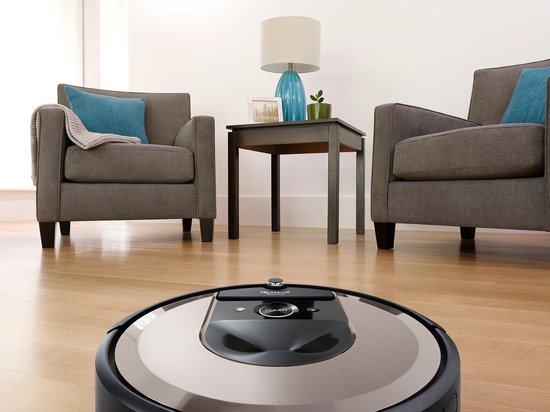 iRobot Roomba i6 Staubsaugerroboter - Intelligente Navigation - Sprachsteuerung - Beige/Schwarz