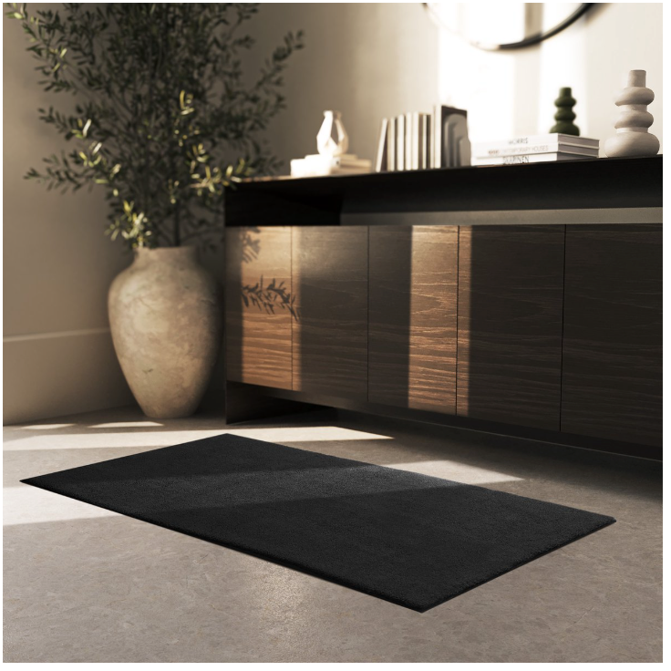 tectake® - Kurzflorteppich - 80 x 150 cm - Schwarzes Polyester - Mit Anti-Rutsch-Unterlage - Pflegeleicht & waschbar - Modernes Design