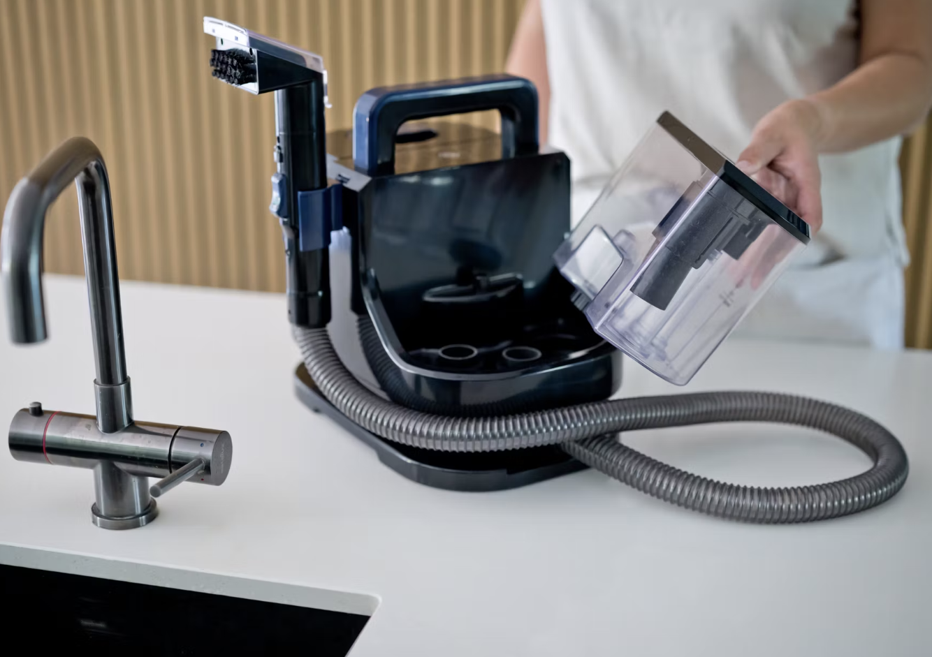 Nexxt Spot Cleaner 650 W - Kompakter Spot Cleaner | 28 x 18 x 22 cm