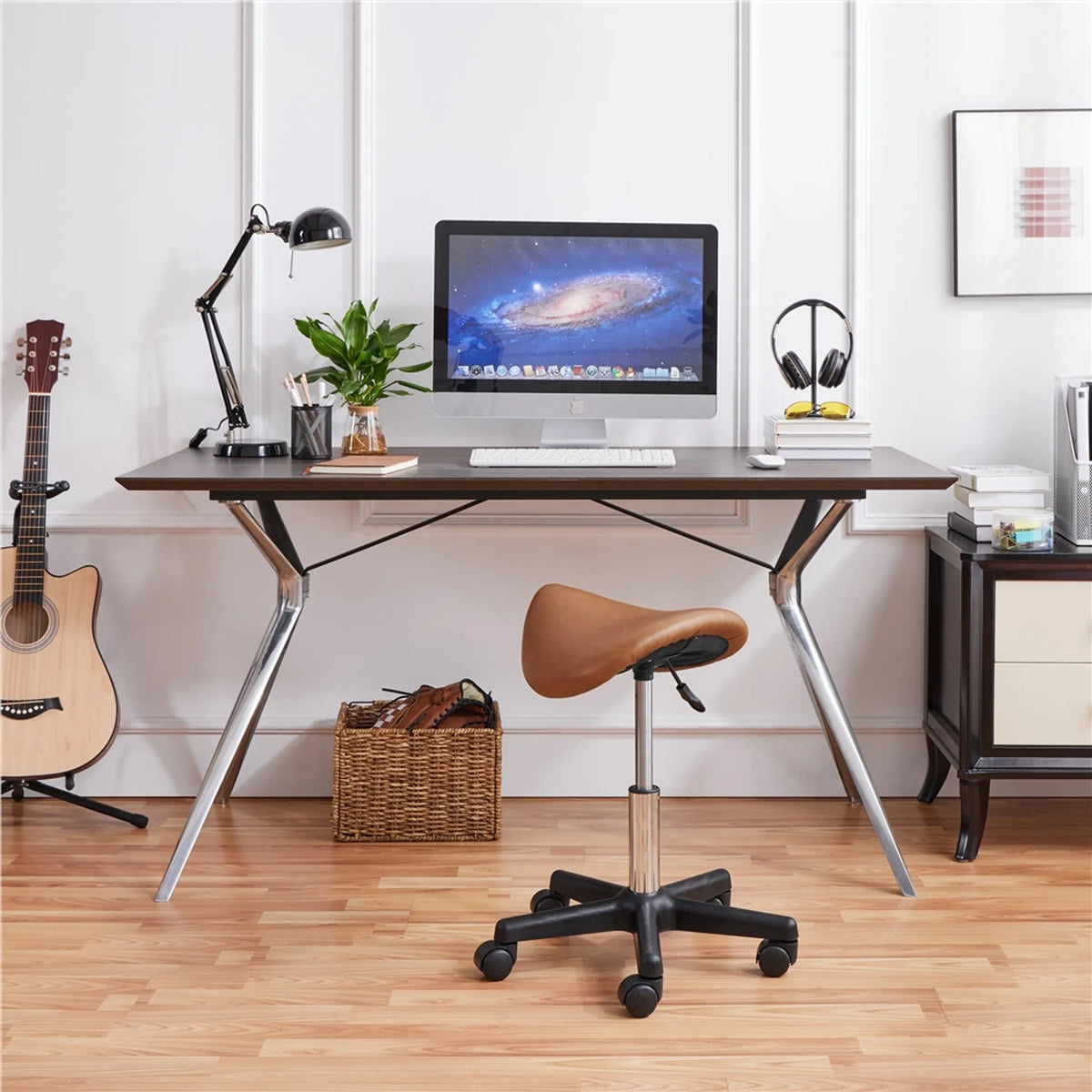 Yaheetech Saddle Stool Ergonomisch - Ausgestattet mit höhenverstellbarem SGS Gaslift und 360° drehbaren Nylonrädern und verchromtem Fuß - Für Friseursalon und Praxis - Retro Braunes PU Kunstleder und Metall - 50 x 50 x 45,5-60 cm