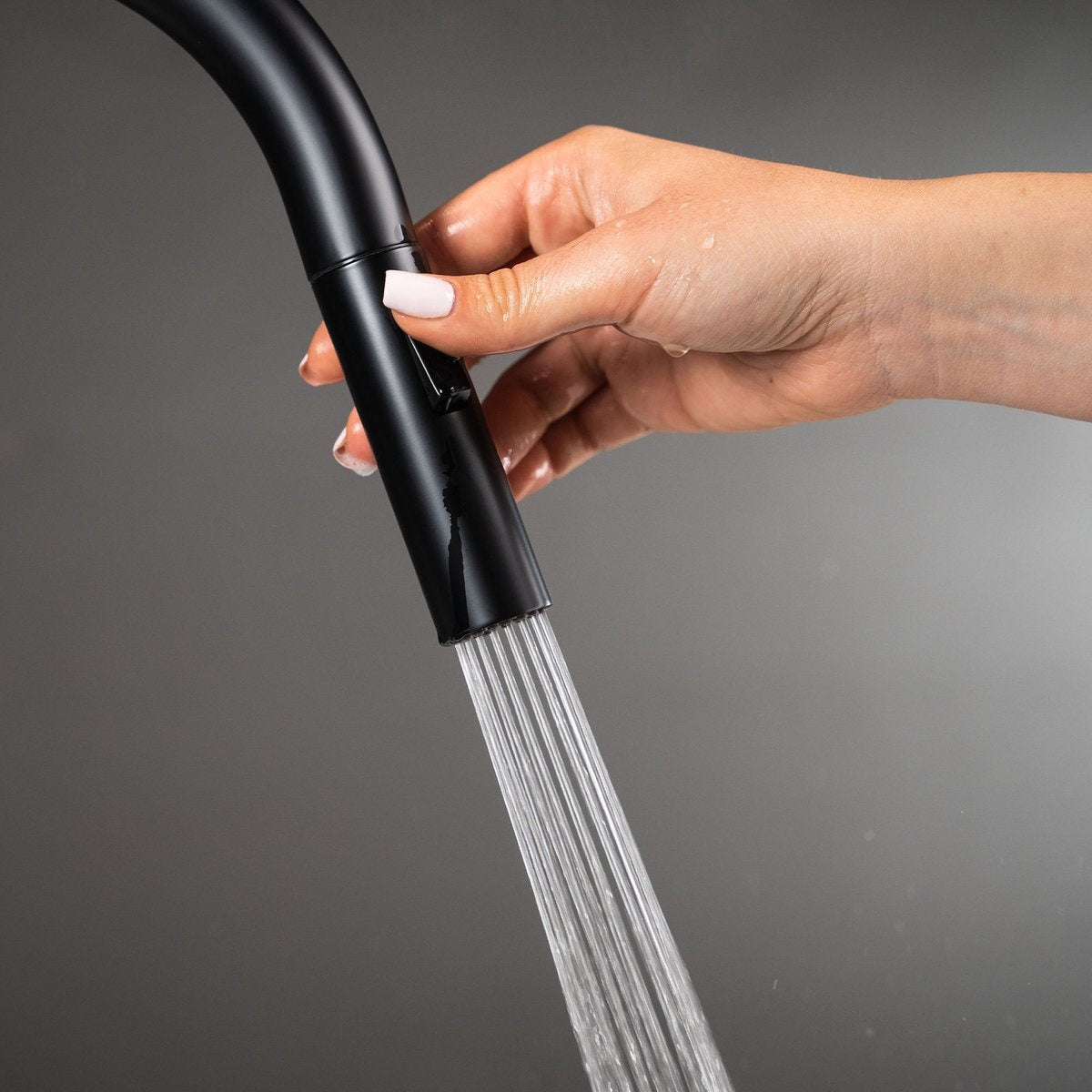 Mizzo Trigo Küchenarmatur mit herausziehbarer Handbrause - Hohe Mischbatterie 44 cm - Matt - Schwarz