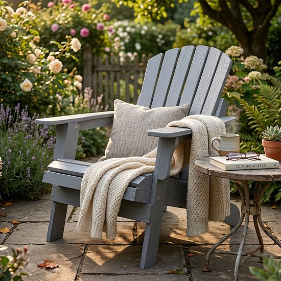 AXI Rosalie Adirondack Stuhl Grau – Loungesessel aus Holz mit Armlehnen – Zusammenklappbar – Hohe Rückenlehne – Gartenstuhl – 75,5 x 86,5 x 85 cm – 100 % FSC-zertifiziertes Hemlockholz