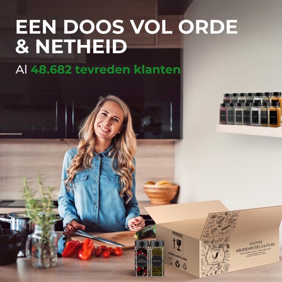 Soothe 24 Glasgewürzdosen quadratisch mit schwarzem Deckel - 2 Arten von Streudeckeln - Gewürzstreuer - Gewürzdosen - Komplettset inkl. Gewürzsticker, Kreidestift und Zubehör - 120ml