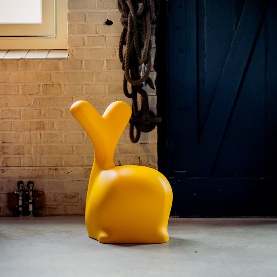 Wal-Stuhl Marineblau / Whalechair Navyblue – Design-Beistelltisch – aus Fischernetz – in gutem Zustand.