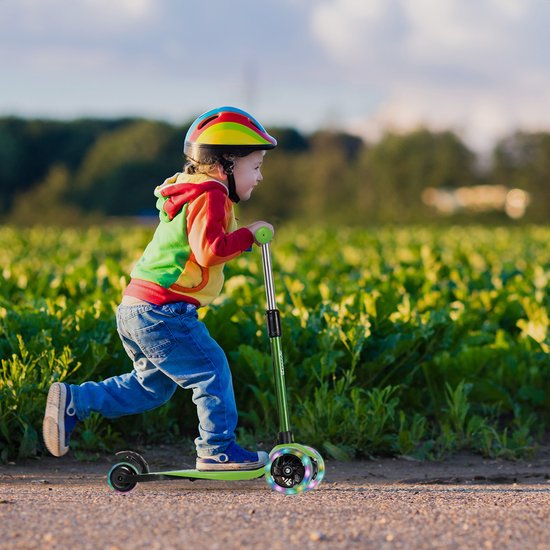 LifeGoods - Kinderroller - 2-5 Jahre - 3 leuchtende LED-Räder - höhenverstellbar - Jungen/Mädchen - Grün
