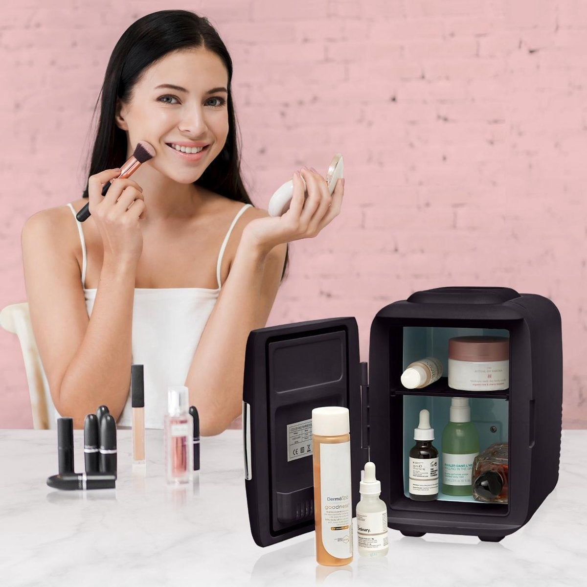 LifeGoods - Mini-Kühlschrank - 4 Liter - 100/240V / 12V - Auto-Stecker - Schwarz