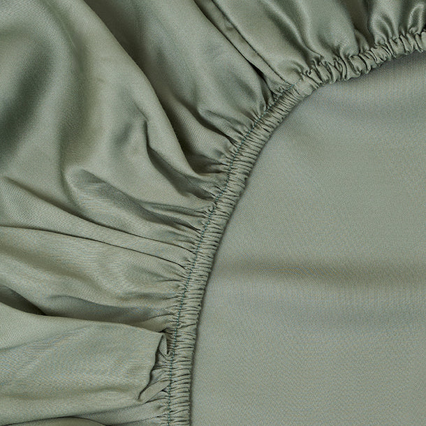 Sjumo - Tencel Satin Spannbetttuch - 90x200 cm - Salbei Grün Tencel & Baumwollsatin - Hochglanz & Seidenweich - Antiallergisch & Atmungsaktiv - Komfort in Luxushotelqualität