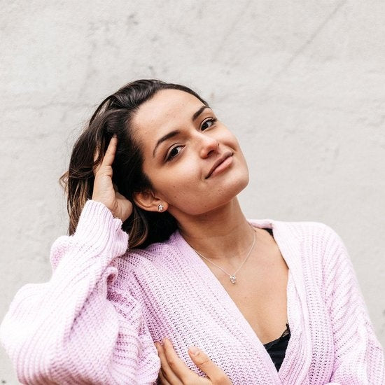 Yolora Damen Ohrringe mit runden Kalpa Camaka Kristallen - Farbe Silber - 18K Weißgold plattiert - Geschenk zum Muttertag