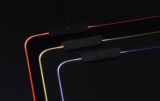 DUTCH ORIGINALS Gaming Mousepad XXL - RGB-LED-Beleuchtung - 9 Farben - einstellbare Helligkeit - Anti-Rutsch - 80 x 30 cm