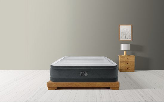 Intex Queen Comfort-Plush Luftbett mit eingebauter Pumpe - 203x152x46 cm
