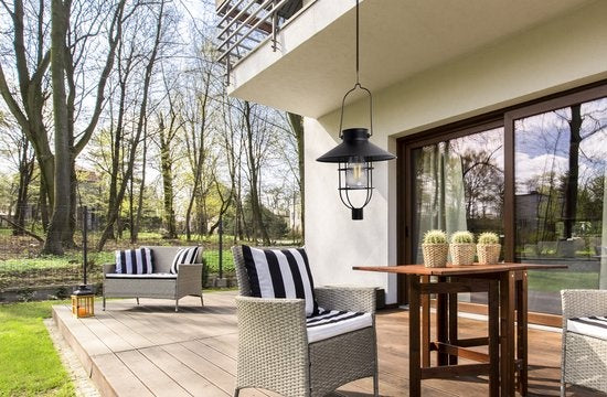 Grundig Solar Gartenleuchte - 21,8 x 21,8 x 64 CM - Gartenleuchte - LED-Beleuchtung - Aufladen mit Solarenergie