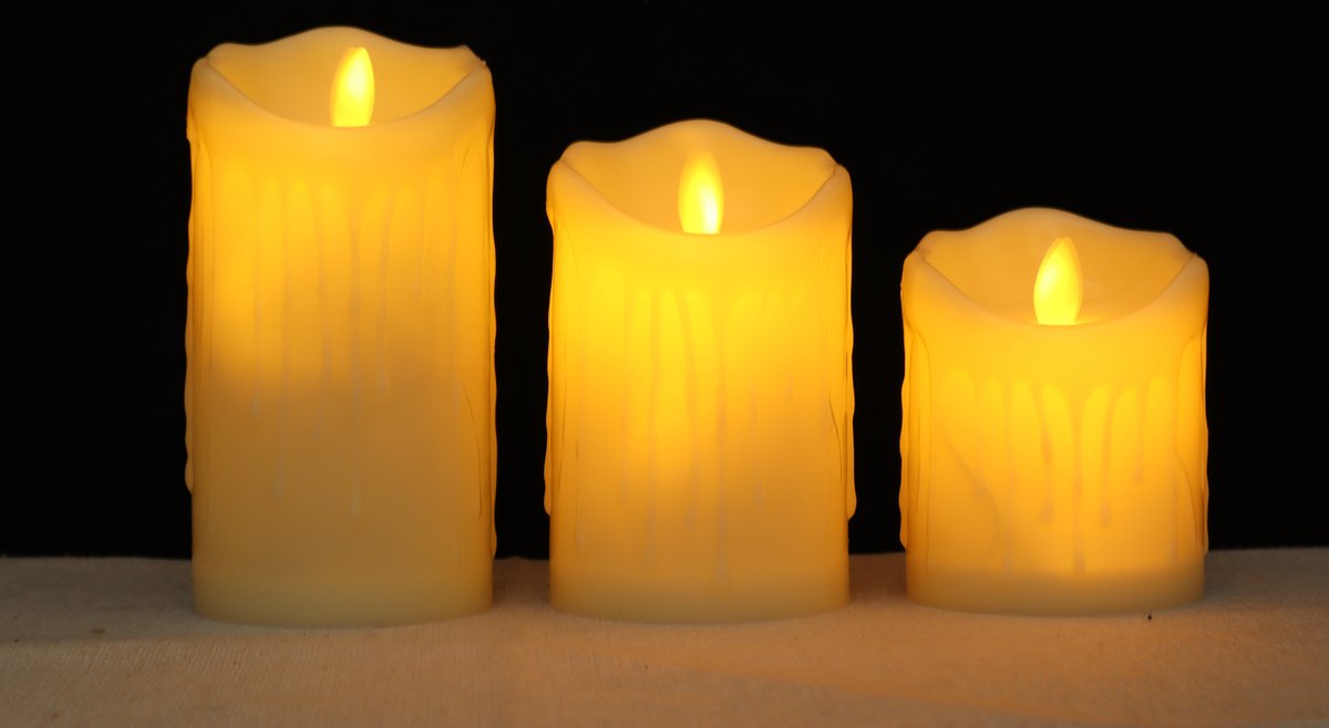 FUEGOBIRD Wiederaufladbares LED-Kerzen-Set 3-teilig - 7,5x10cm / 7,5x12,5cm / 7,5x15cm - Tränen Elfenbein - Realistische bewegliche Flamme - Inklusive Fernbedienung & USB-Ladekabel - Dimmbar & Timer-Funktion - 2025 New Style