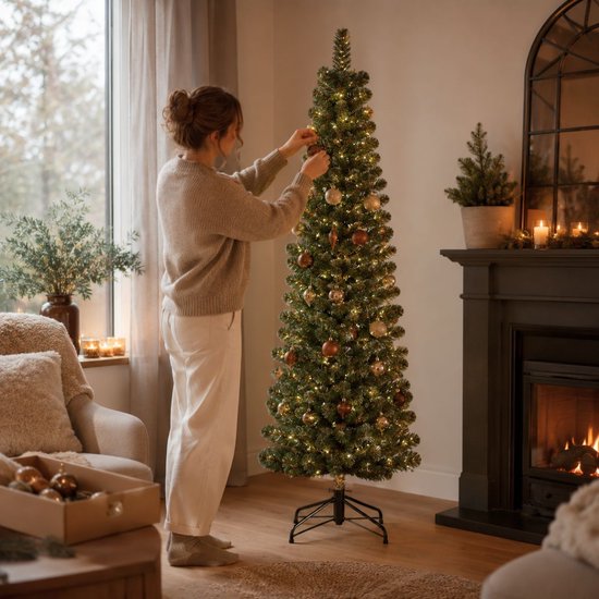 Black Box Trees Charlton Schlanker Baum – Weihnachtsbaum in Säulenform mit Scharnierkonstruktion – Weihnachtsdekoration mit natürlichen PVC-Nadeln – Kunstbaum, schlankes Modell – H 215 x Ø 56 cm – Grün