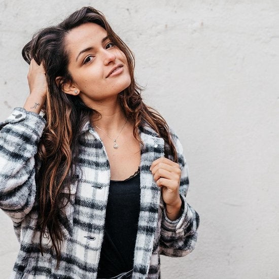 Yolora Damen Halskette mit Kalpa Camaka Kristall Anhänger - Farbe Silber - 18K Weißgold plattiert - Geschenkbox - Muttertagsgeschenk