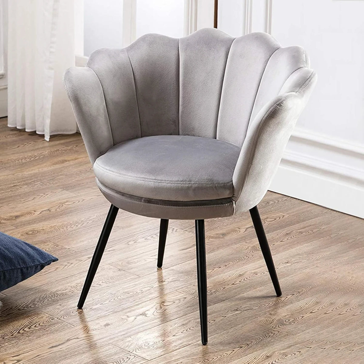 Ya-Home Sessel – Rückenlehne in Blumenform – Graues Wildleder – 70 x 60 x 76 cm