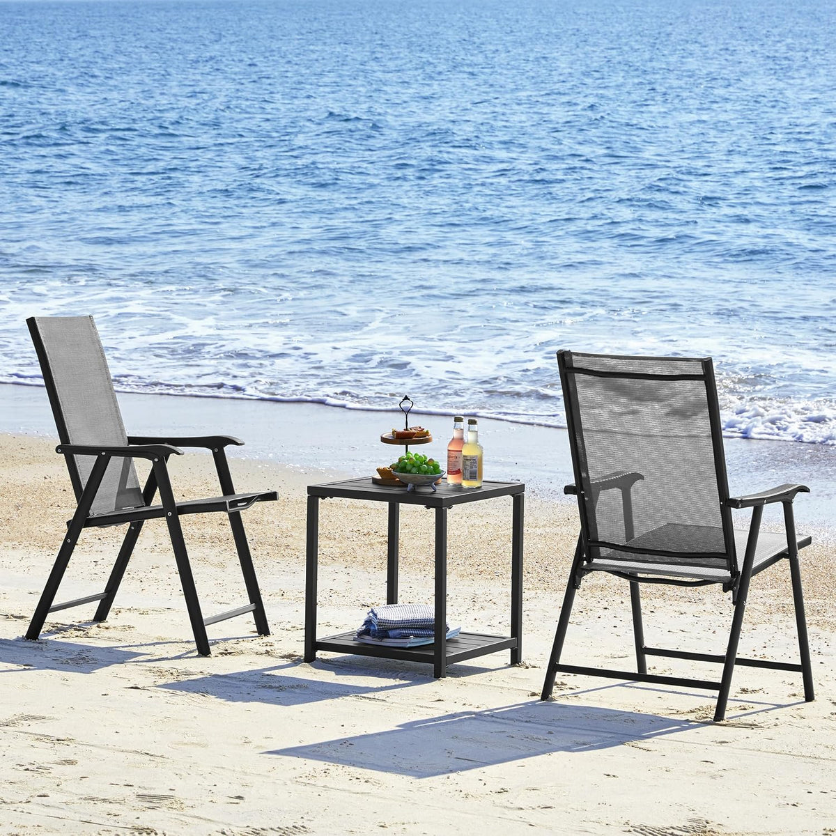 Yaheetech Gartenstuhl-Set, 2er-Set – Klappstühle mit Rückenlehne und Armlehnen – Braun – 54 x 57 x 93,5 cm – Belastbar bis 150 kg