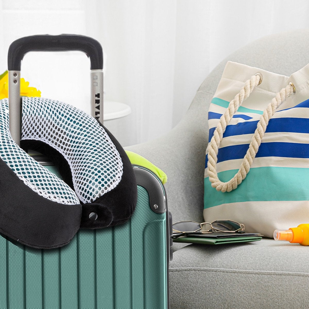 TRVLMORE Nackenkissen - Reisekissen für Flugzeug und Auto - U-Form - Memory Foam - Schwarz