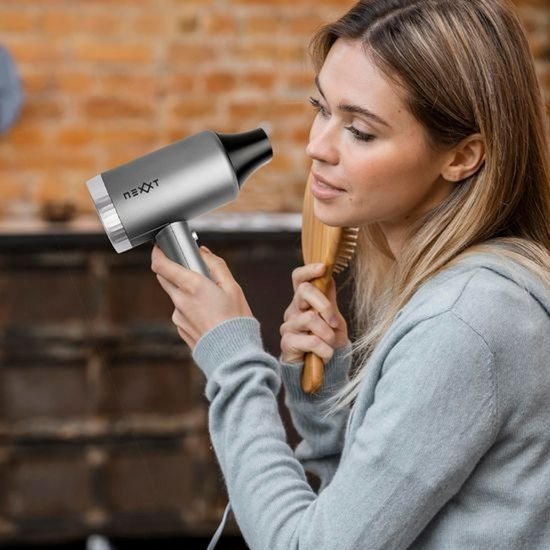 Nexxt Haartrockner – Schnell trockenes Haar in wenigen Minuten – 2200 W – Mit Coolshot und 3 Heizstufen
