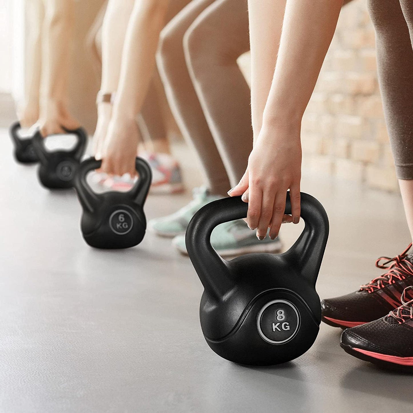 Yaheetech Kettlebell-Set 2 kg, 4 kg, 6 kg und 8 kg – Schwarz – Kunststoff mit Beton – 16,5 x 14 x 18,5 cm bis 22,5 x 19,5 x 26 cm