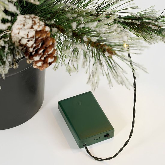 Black Box Trees Vandans Kunstweihnachtsbaum mit Beleuchtung – Weihnachtsbaum H 90 x Ø 48 cm – Kunstbaum im Topf mit verschneiten Zweigen – Grün