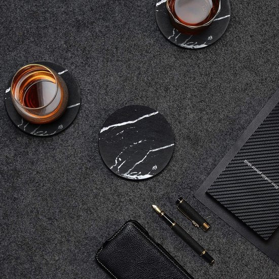 Castagnola Kunstleder-Untersetzer - Untersetzer für Gläser - Design-Untersetzer mit Halter - Leder-Untersetzer-Set - Leder - Set mit 16 Stück - Marmor-Look - Schwarz/Weiß