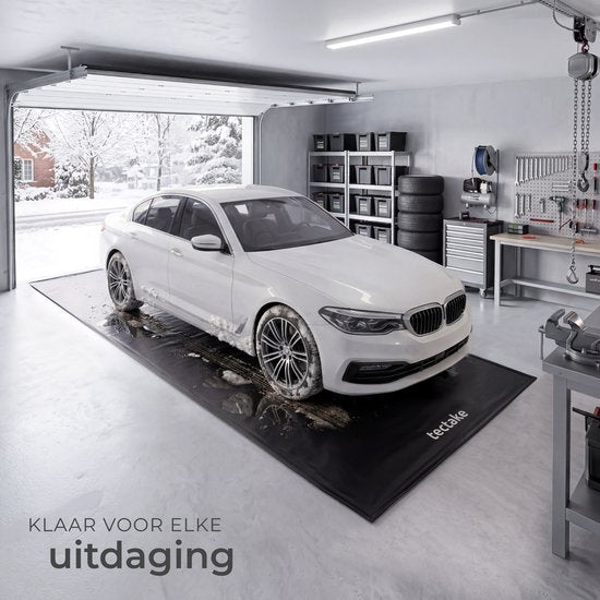 tectake® Garagenmatte – Bodenmatte – 550 x 240 cm – Rutschfest und wasserdicht – Inklusive ausziehbarer Zugleine, Klettpads und Alkoholtüchern – Umweltmatte – Werkstattmatte – Für Garage, Motorrad und Auto