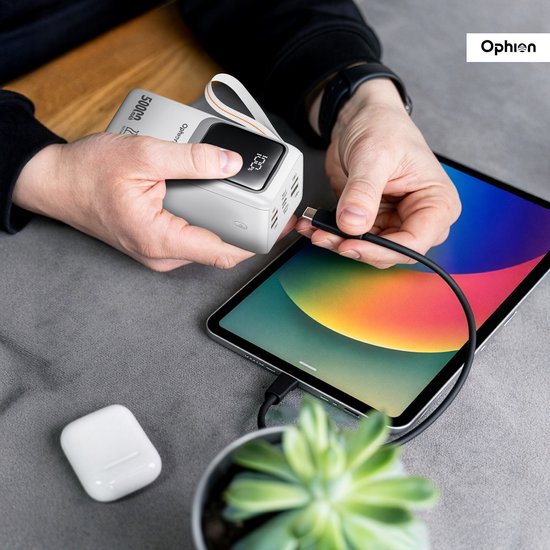 Ophion® Powerbank PRO 50.000 mAh – 7 Ladeanschlüsse – Quick Charge – Schnellladegerät mit 22,5 W für USB-C, USB-A, Micro-USB – inklusive Kabel – Notfall-Set – Weiß