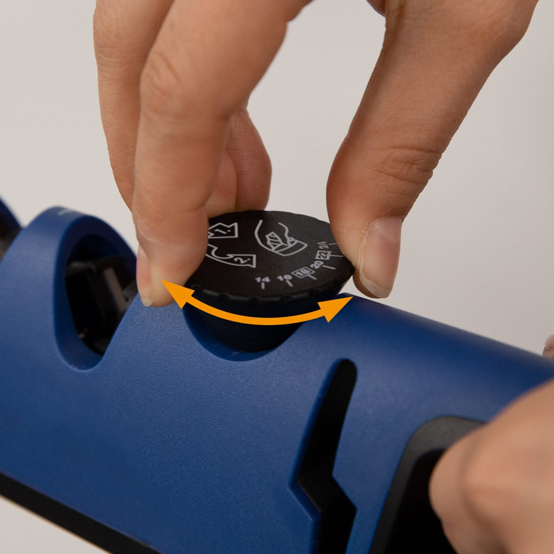 Livington BladeStar 3-in-1-Messerschärfer – Einstellbarer Schleifwinkel – Dreistufensystem – Für Messer und Scheren