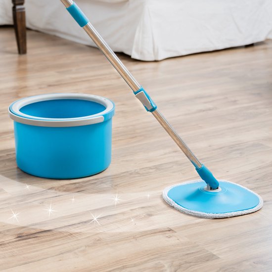 Livington Clean Water Spin Mop Frischwasser-Wischsystem inklusive Reinigungsmittel und Pads – trennt Schmutzwasser von Sauberwasser – Wischmopp für jeden Bodenbelag – um 360° drehbarer Wischkopf – Versandhandelsausgabe