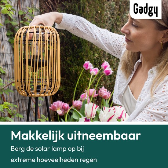 Gadgy Solar Gartenleuchten Stehlampe Terrasse - Außenlampe Solarenergie Balkon & Garten - Stativ Gartenleuchte Led Outdoor mit USB Anschluss - Solar Gartenleuchten - Laterne für Außenbeleuchtung - Gartenleuchten - Rattan