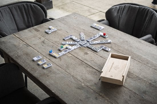 Domino Doppel 12 Mexican Train – 91 Steine mit farbigen Augen – Holzkiste mit Schiebedeckel – Inklusive Bahnhof und Züge – Strategisches Familienspiel – Engelhart