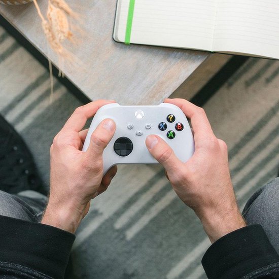 Xbox Wireless Controller – Robot White – Xbox, PC, Cloud-Gaming