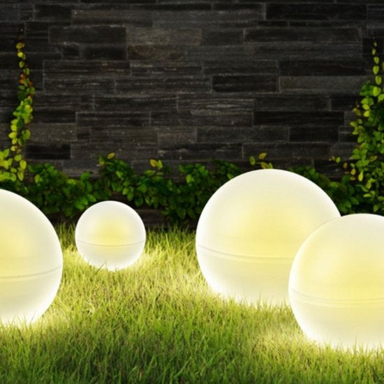 Grundig Glühbirnen für den Außenbereich - mit Stecker - LED - Aufladen mit Solarstrom - Weiß