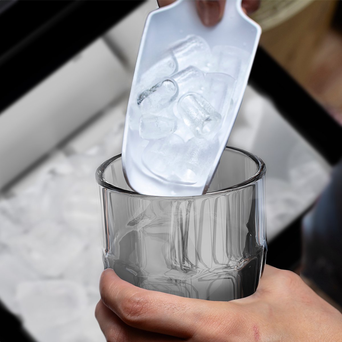 KitchenBrothers - Eiswürfelbereiter - Segelreinigungsfunktion - 15kg/24h - Edelstahl - Schwarz