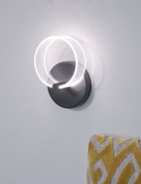 Die LEDVANCE DECOR Circle Wandleuchte in Kreisform bietet eine Beleuchtungsvariante mit 8 Watt und verfügt über die Click-CCT-Funktion zur flexiblen Anpassung der Lichtfarbe.