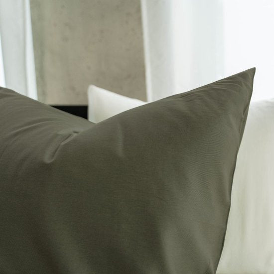 Kayori Emma Bettbezug aus Baumwollsatin – 140 x 200–220 cm + 1 Kissenbezug – Einzelbett – Dunkelgrün