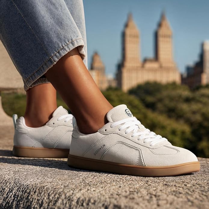 Giesswein Damen-Sneaker aus Wildleder – LWG-zertifiziertes Leder – Merino-Futter und -Fußbett – rutschfeste Sohle – Beige