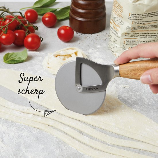 Boska Pizzaschneider Oslo+ - Antihaft BSF™ - Stabil - Eiche & Edelstahl