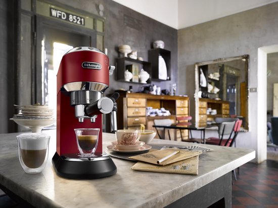 De'Longhi Dedica Style EC685.R – Kolbenmaschine – Rot